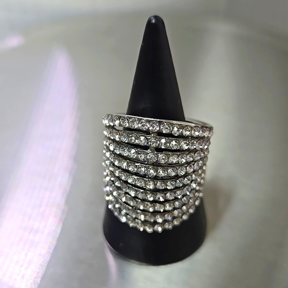 Silver Tone Rhnistones Ring Size 6 - Picture 1 of 17